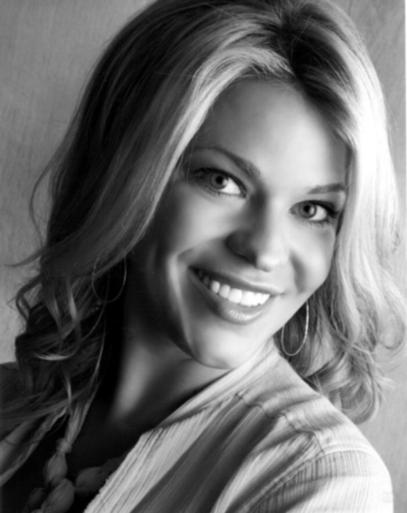 IMG4-407x513 Amber Lyon Photo: AmberLyonLive.com